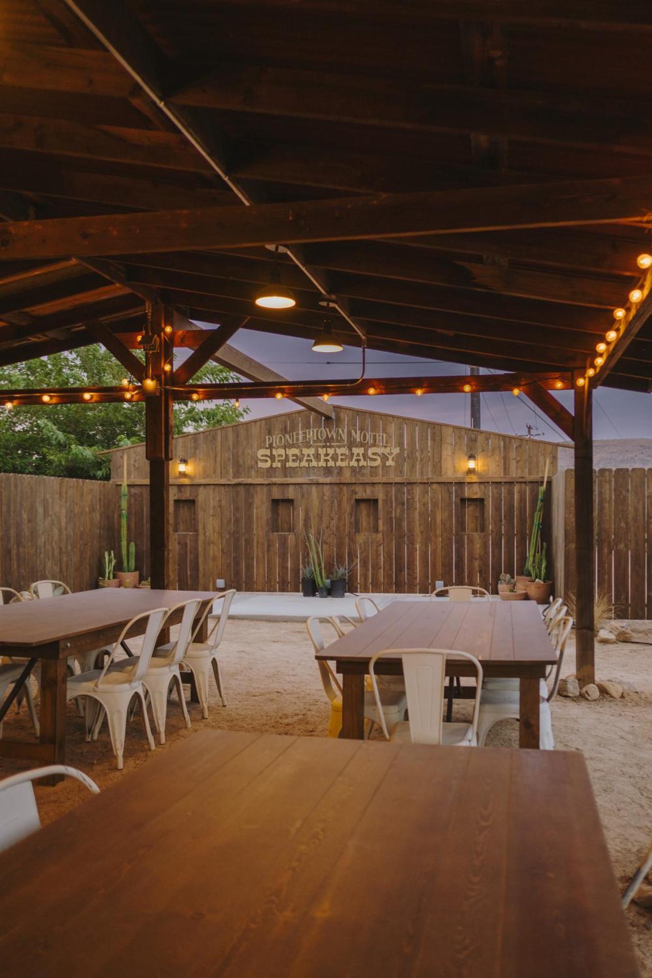 Pioneertown Motel מראה חיצוני תמונה