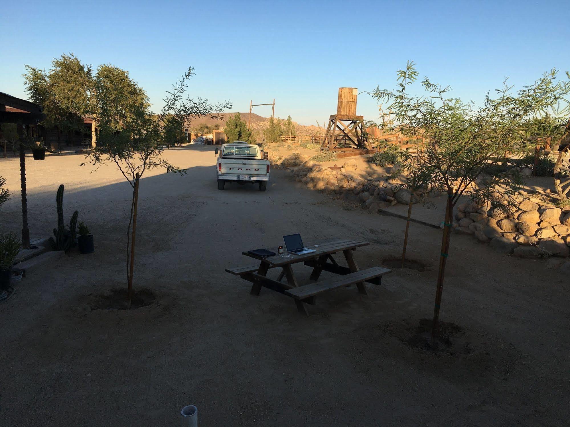 Pioneertown Motel מראה חיצוני תמונה